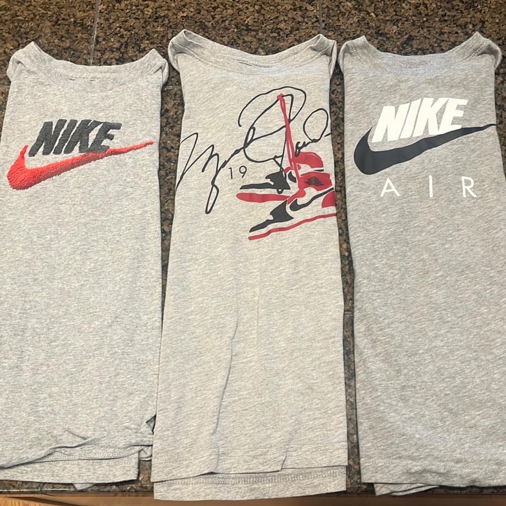 EUC Boys Nike t shirts.
